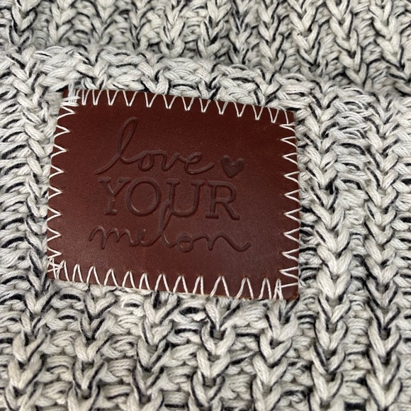 Love Your Melon Beanie Toboggan Hat‎ With Removable Pompom Brown Oatmeal Logo OS - Picture 2 of 8